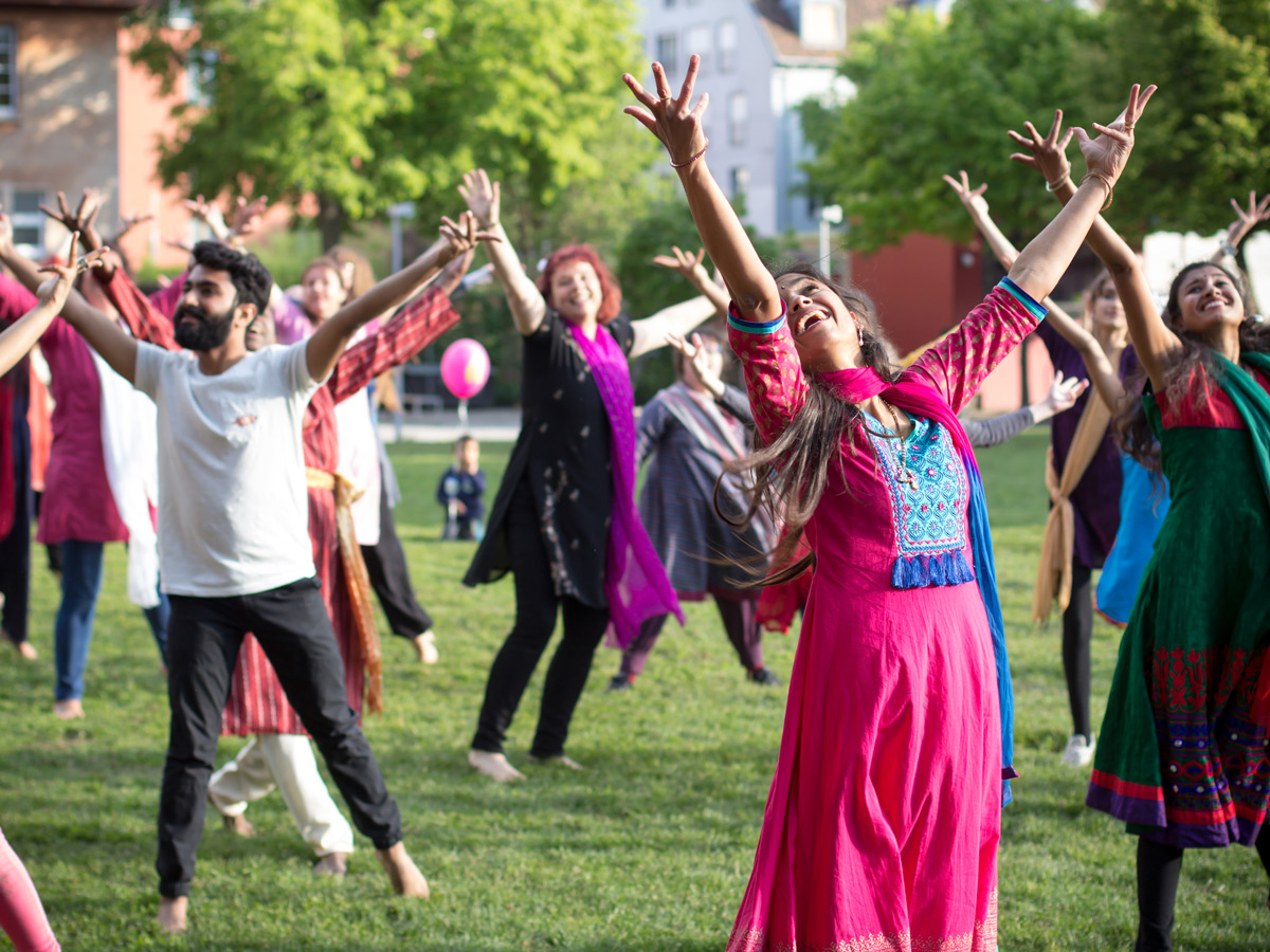 Kalasri tanzt einen Bollywood Flashmob am Tanzfest Basel 2017